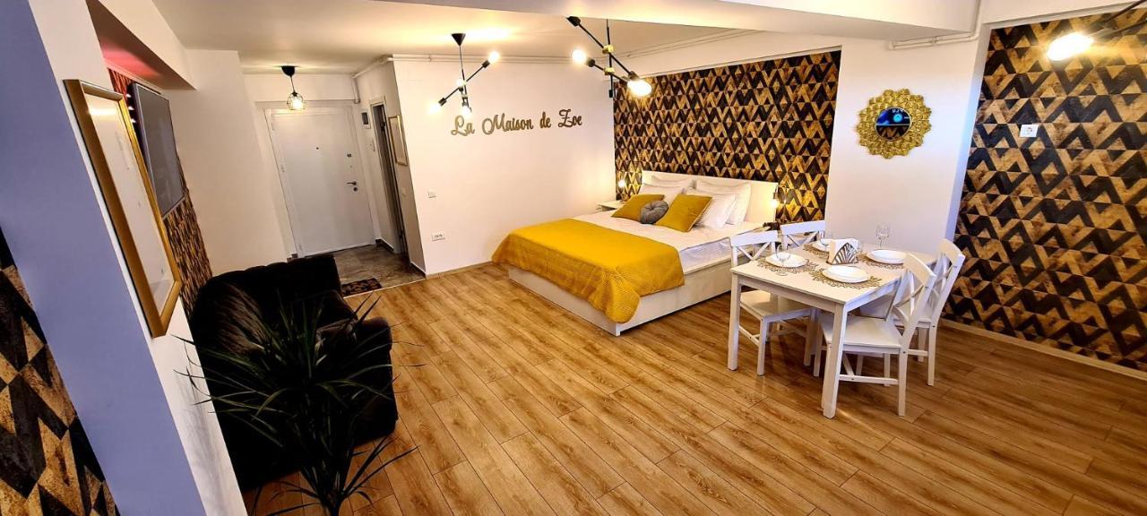 La Maison De Zoe - Airport Residences Apartment