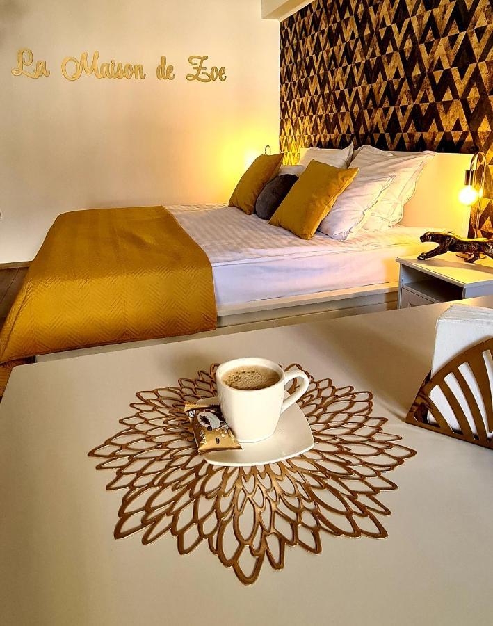 La Maison De Zoe - Airport Residences Apartment
