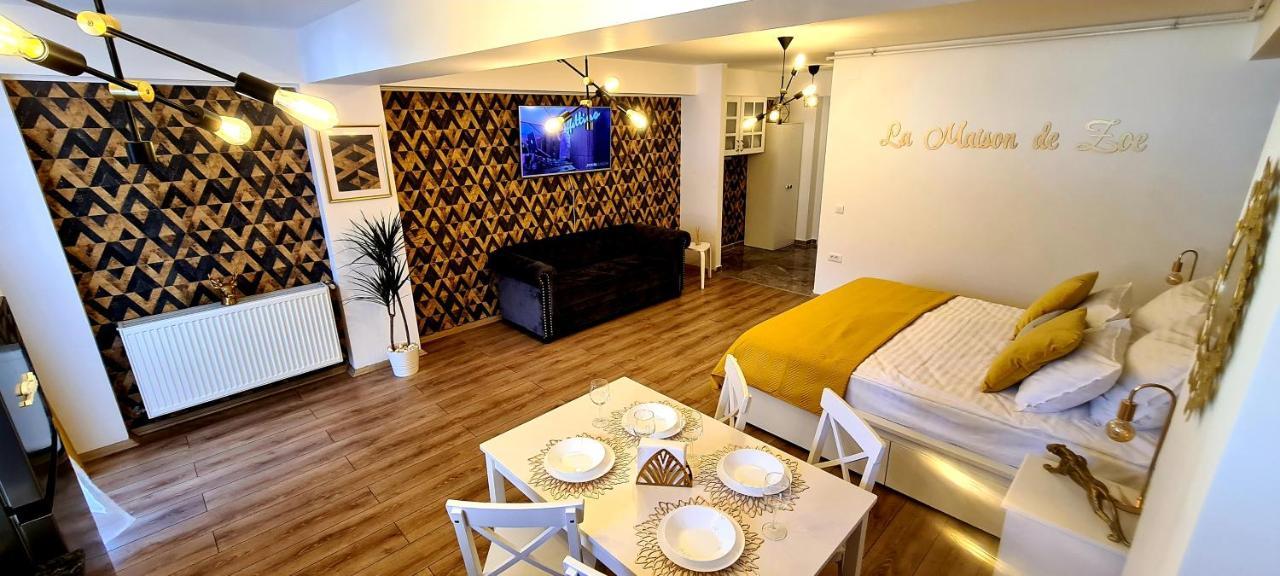 La Maison De Zoe - Airport Residences Apartment