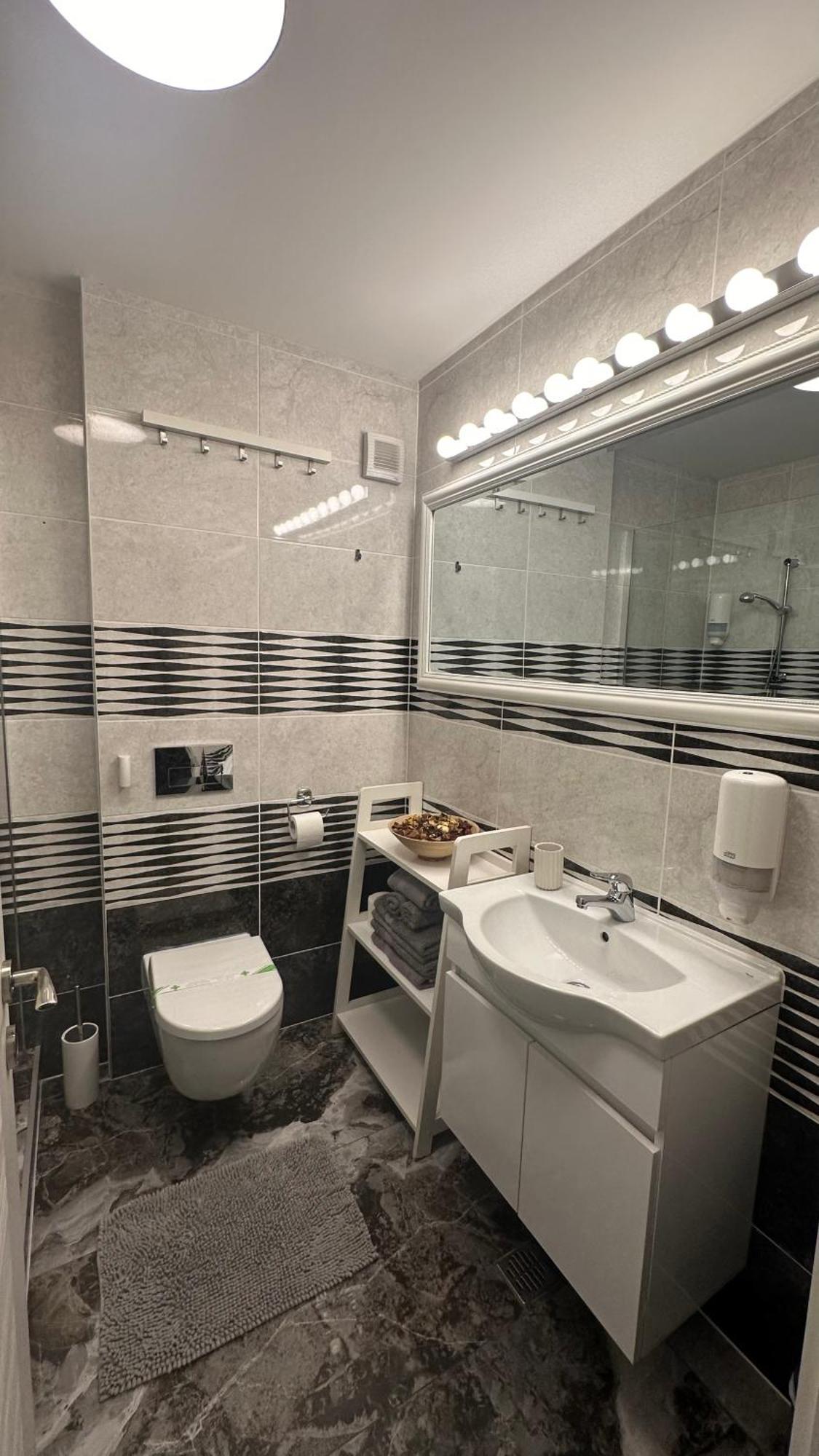 La Maison De Zoe - Airport Residences Apartment Otopeni